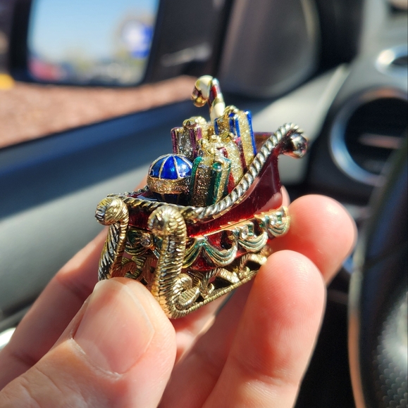 Vintage Monet Christmas Sleigh Trinket Box - Picture 1 of 12